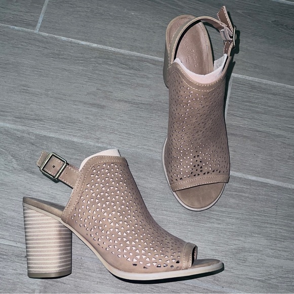 Peep Toe Mule Sandals with Stacked Block Heel - Picture 2 of 7
